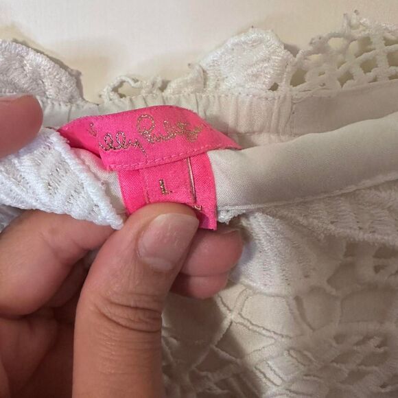 Lilly Pulitzer ‘ Azaria’ White Tank / Blouse With Lace & Butterfly details - Picture 3 of 5